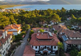 Liya Boutique Hotel & Suites has Balcony rooms