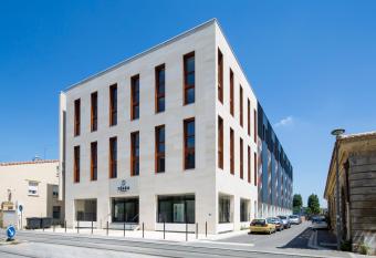 T  n  o Apparthotel Bordeaux Maritime allows 18 year olds to book a room