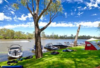 Rivergardens Holiday Park Mildura allows 18 year olds to book a room