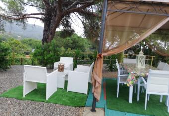 Lupetta has Smoking rooms