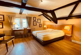 Salischer Hof allows 18 year olds to book a room