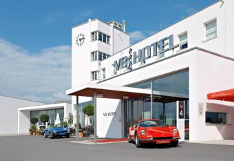 V8 HOTEL Classic Motorworld Region Stuttgart has Balcony rooms