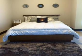 Mactan Newtown Executive Studio has Balcony rooms