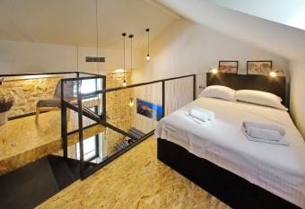 Guverna New City Accommodation allows 18 year olds to book a room