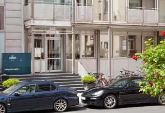 The Doorman Welle Frankfurt am Main has Balcony rooms