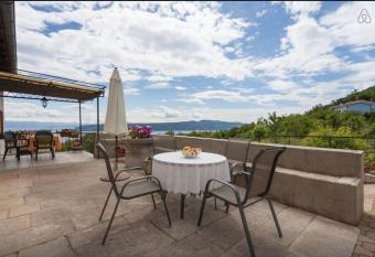 Apartment Belici has Balcony rooms