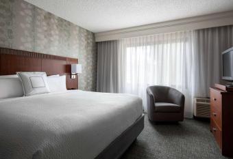 Sonesta Select Los Angeles LAX El Segundo has Balcony rooms