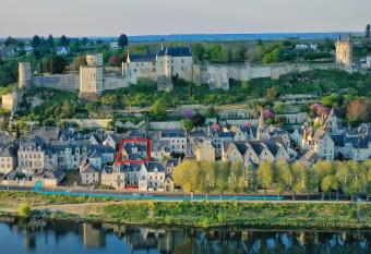 Au Relais Saint Maurice allows 18 year olds to book a room