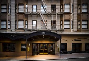 Hotel Zeppelin San Francisco allows 18 year olds to book a room