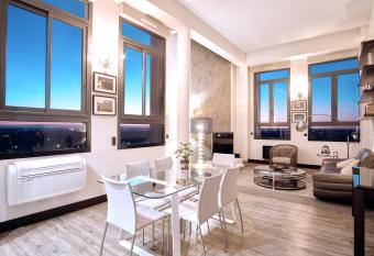 Haut Lofts - Toulouse Centre Ramblas allows 18 year olds to book a room