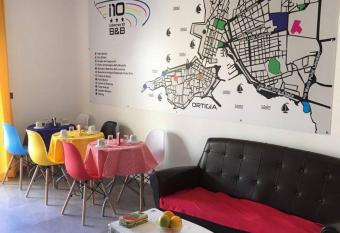 Interno 10 has Balcony rooms