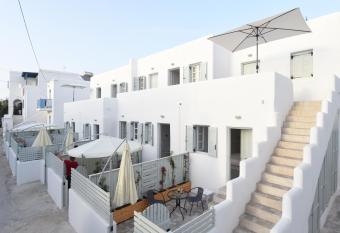 Porto Naoussa allows 18 year olds to book a room