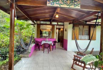 Finca Isla Rainforest Retreat has Balcony rooms
