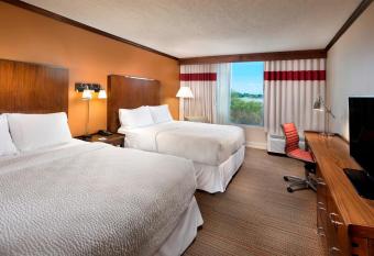 Four Points by Sheraton Kansas City Airport allows 18 year olds to book a room