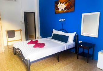 Lodge Annex has Balcony rooms