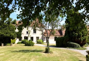 Le Paradis has Balcony rooms