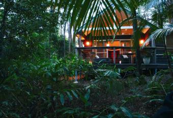 Songbirds Rainforest Retreat allows 18 year olds to book a room