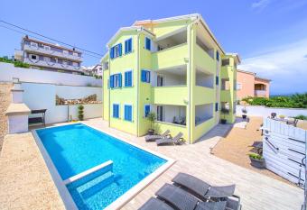 Apartments Mali Nono has Balcony rooms