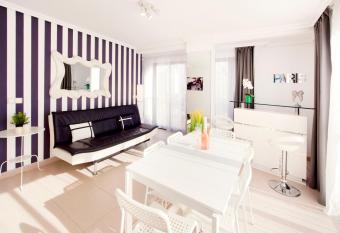 My Pretty Payma Apartamentos allows 18 year olds to book a room