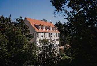 Maiers Johanniterbad Ringhotel Rottweil allows 18 year olds to book a room