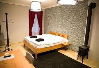 Penzion U tri statkaru allows 18 year olds to book a room