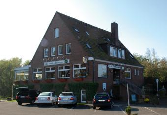 Buten-Diek allows 18 year olds to book a room