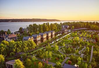 Selfish Club has Balcony rooms