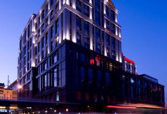 Hilton Beijing Wangfujing has Balcony rooms