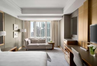 Kerry Hotel, Beijing has rooms with a private hot tub