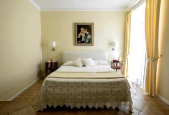 Donna Chiara has Balcony rooms