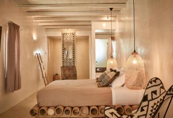 Naxian On The Beach allows 18 year olds to book a room