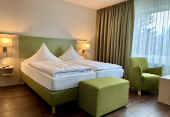 Marias Inn - Bed & Breakfast allows 18 year olds to book a room