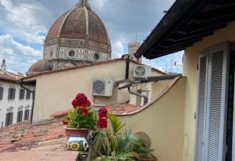 Al Campanile has Balcony rooms