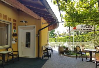 Locanda Castagna has Balcony rooms