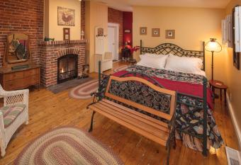 Farmers Guest House allows 18 year olds to book a room