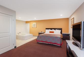 Ramada by Wyndham Culver City allows 18 year olds to book a room