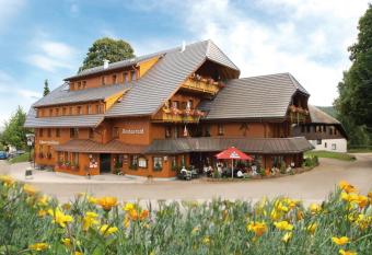 Naturparkhotel Schwarzwaldhaus allows 18 year olds to book a room