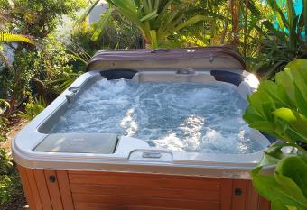 Poz Lagon allows 18 year olds to book a room