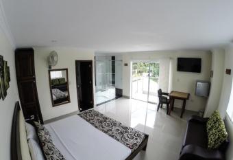 Hotel Verony Guatape allows 18 year olds to book a room