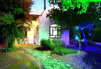 Stav Bagolan allows 18 year olds to book a room