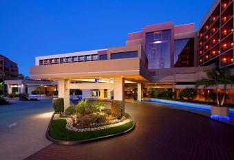 Hilton Orange County Costa Mesa has Balcony rooms