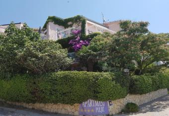 Apartments House of the rising sun - Puljic has Balcony rooms