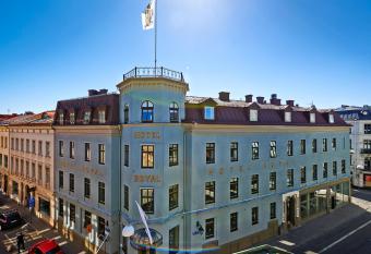 Hotel Royal allows 18 year olds to book a room