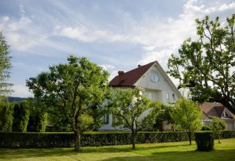 Guest House Vitaja has Balcony rooms