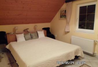 Accommodation close to Budapest has Balcony rooms