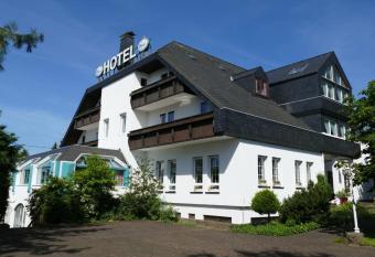 Zenner s Landhotel allows 18 year olds to book a room