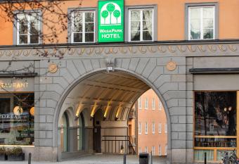 Wasa Park Hotel allows 18 year olds to book a room