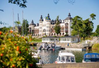 Grand Hotel Saltsj  baden has Balcony rooms