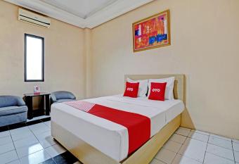 OYO 3953 Hotel Catellya Ii Cipaku allows 18 year olds to book a room