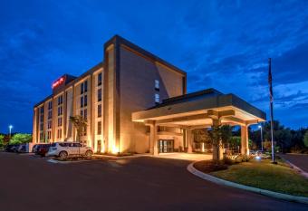 Hampton Inn Charlotte/Matthews allows 18 year olds to book a room
